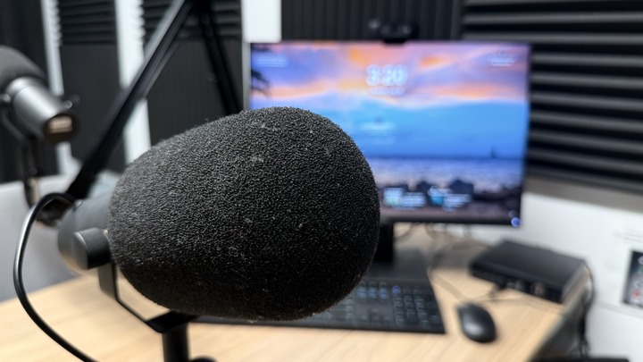 ITS DIY Audio Recoding Studio at Building C - Mic & PC